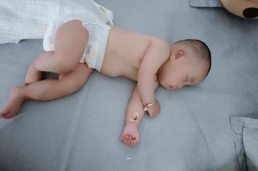 伊春宝宝突然很多眼屎